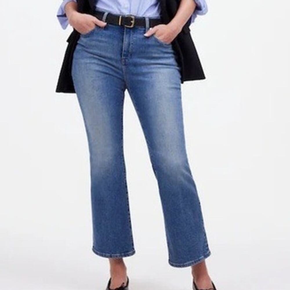 Madewell The Curvy Kick Out Flare Crop Mid Rise Jean Size 25 Oneida Wash Blue
